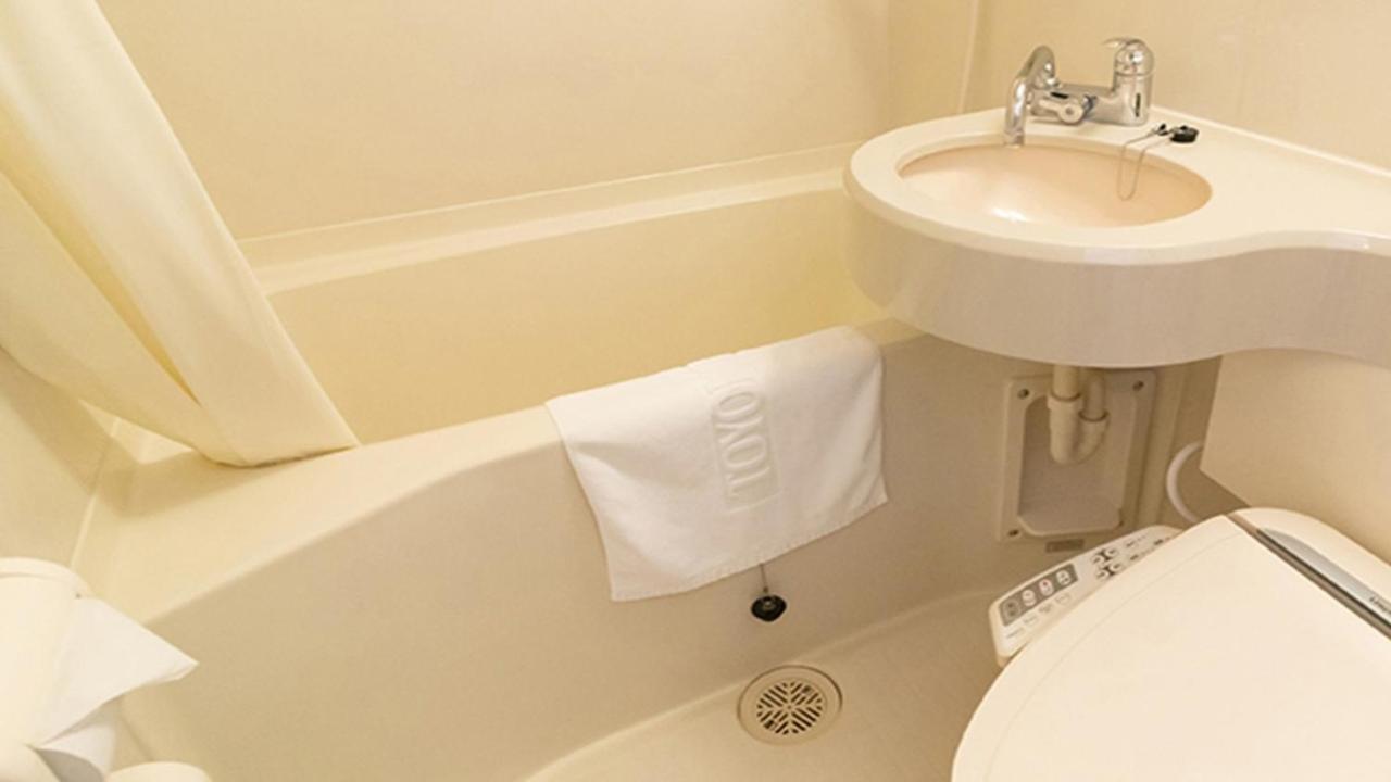 Toyoko Inn Kita-Asaka-Eki Nishi-Guchi Экстерьер фото